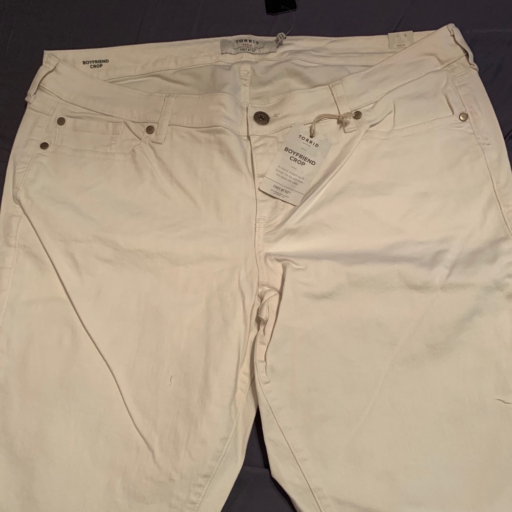 Torrid white denim boyfriend crop size 20 NWT